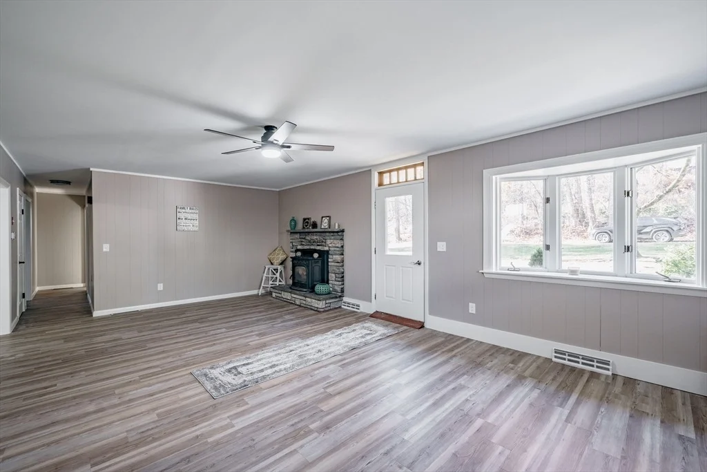 Photo of 172 Bumstead Rd