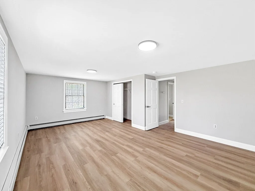Photo of 2237 Main St
