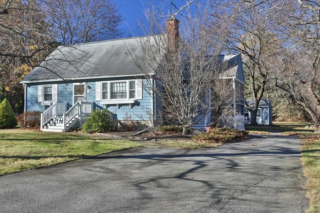Photo of 13 Collins Dr