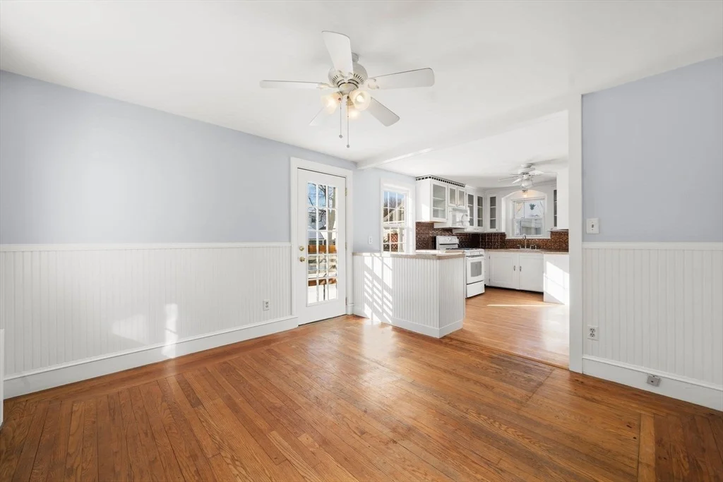 Photo of 25 Newfield Ave