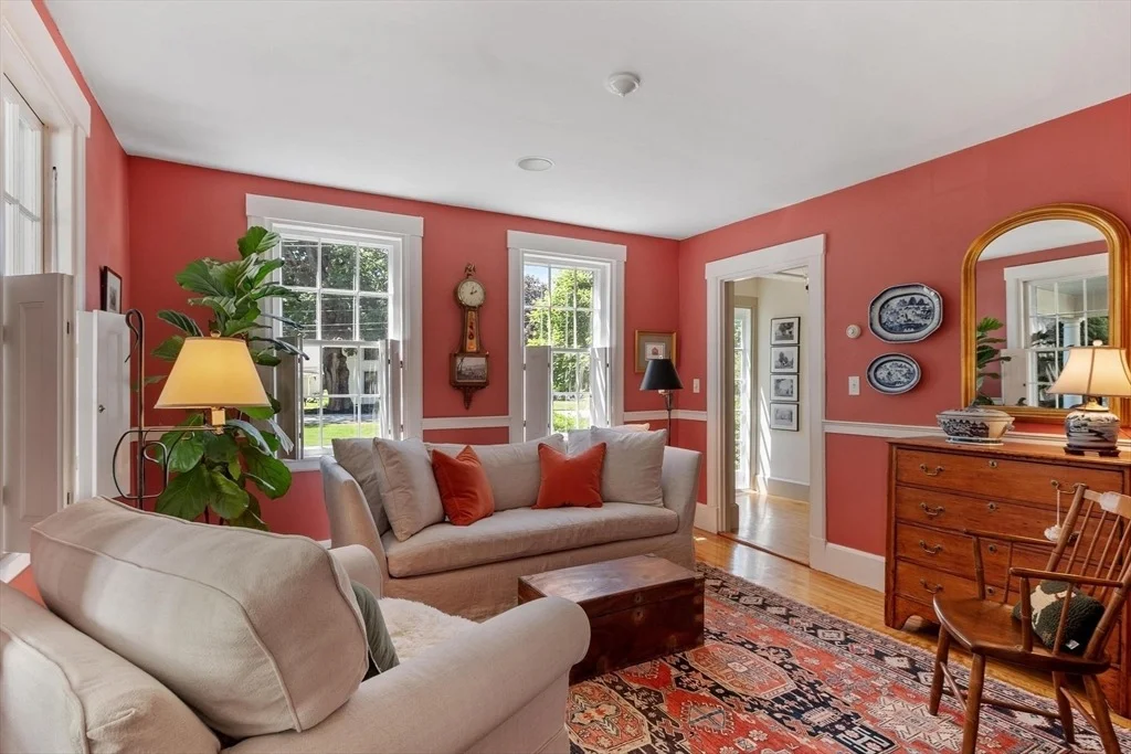 Photo of 827 Hill Rd