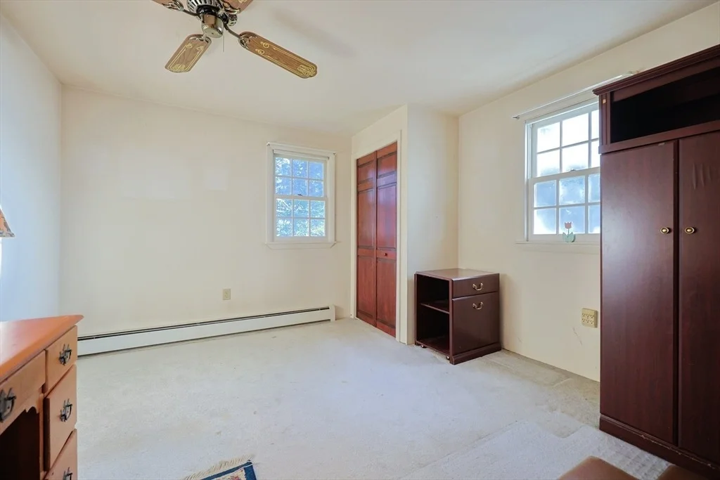 Photo of 587 Common St