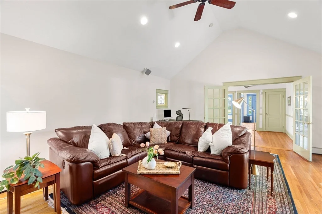 Photo of 402 Sutton St