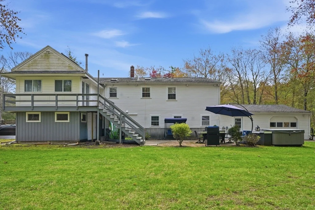 Photo of 15 Hemlock Dr