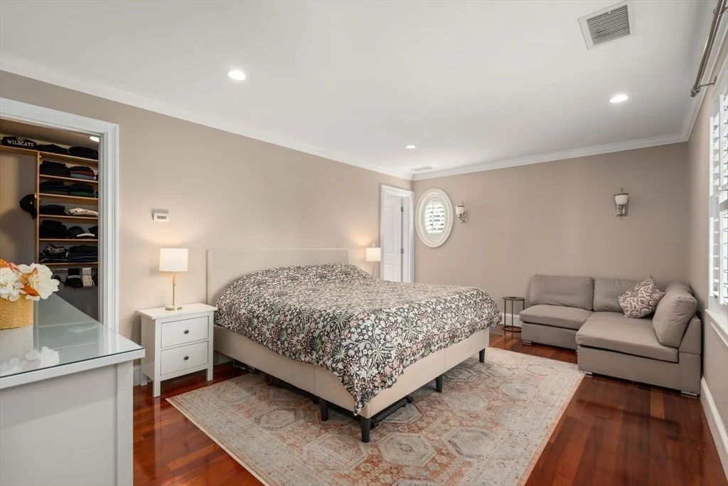 Photo of 64 Oak Street