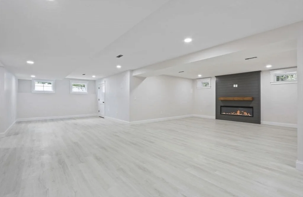 Photo of 242 Oak Street