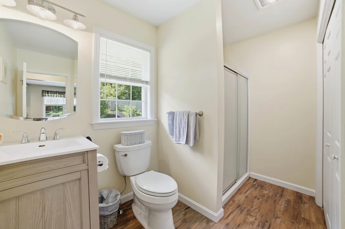 Photo of 425 River Road