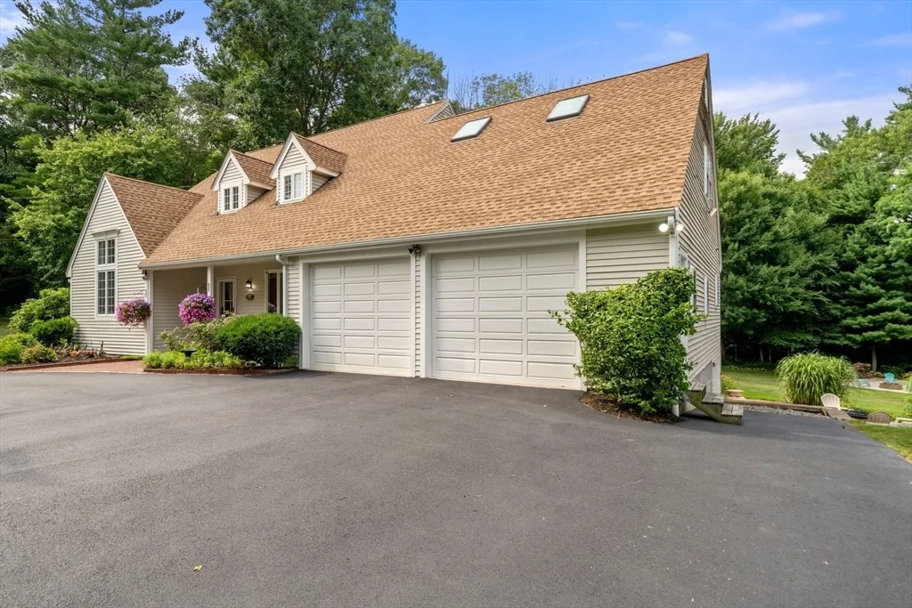 Photo of 359 Holly Rd