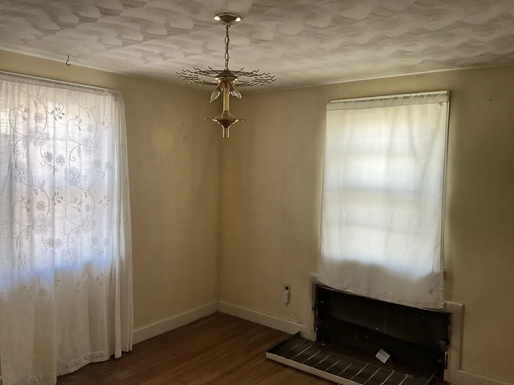 Photo of 14 Oakcrest Rd