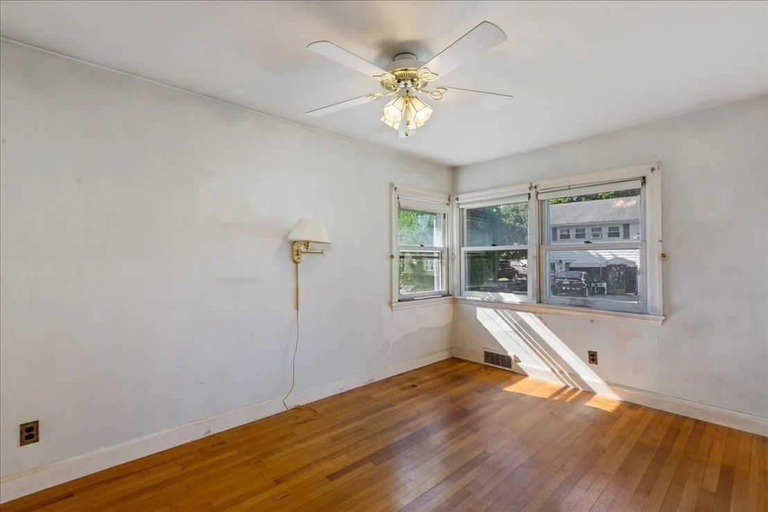 Photo of 4 Oakhurst Rd