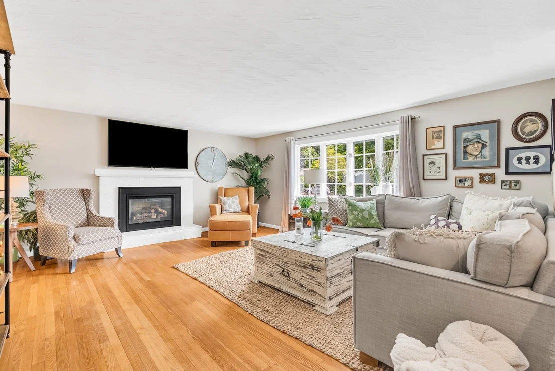 Photo of 32 Briarwood Rd