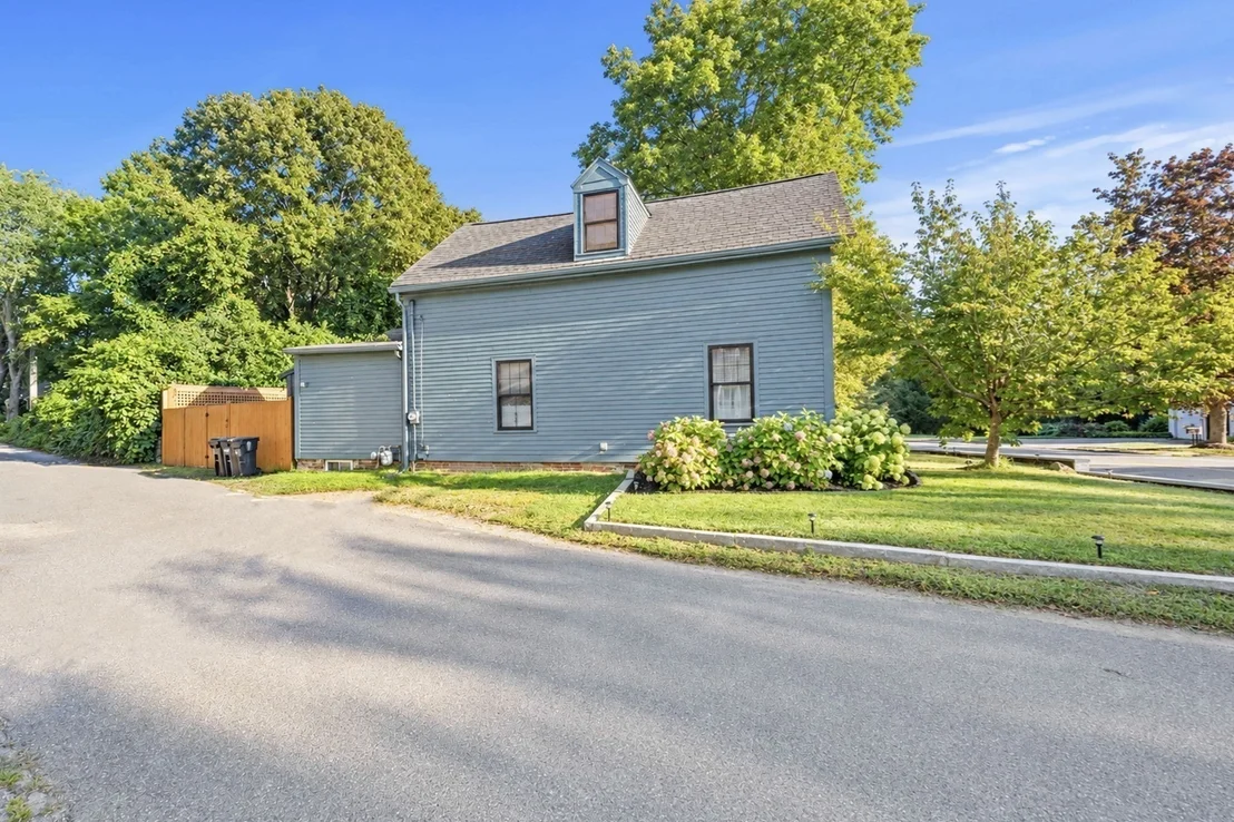 Photo of 264 Main Street