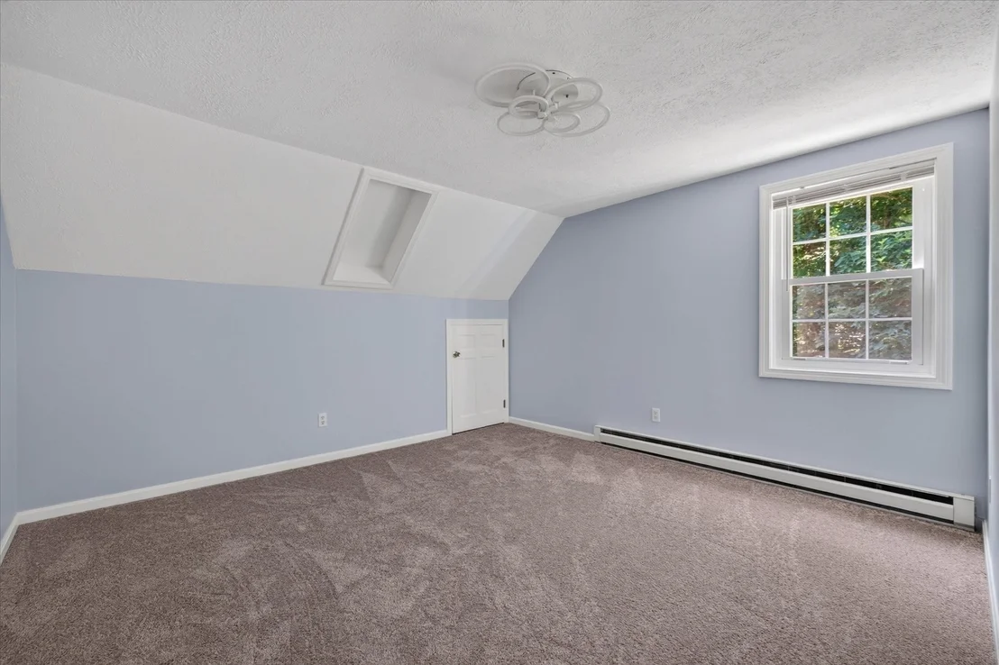 Photo of 37 Breakneck Rd