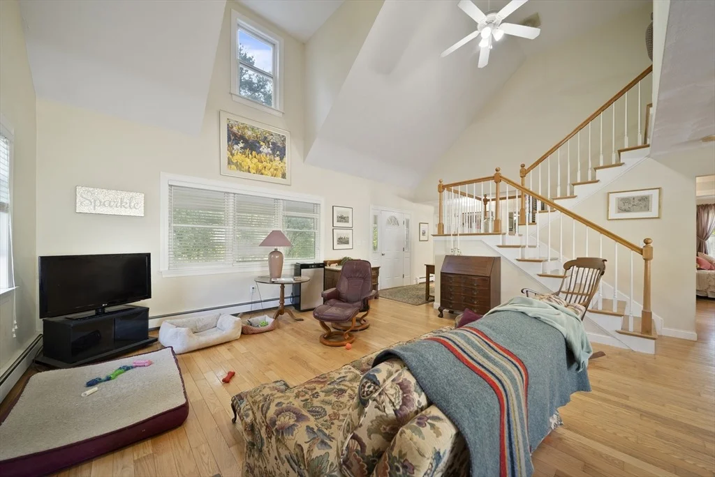 Photo of 283 Main St
