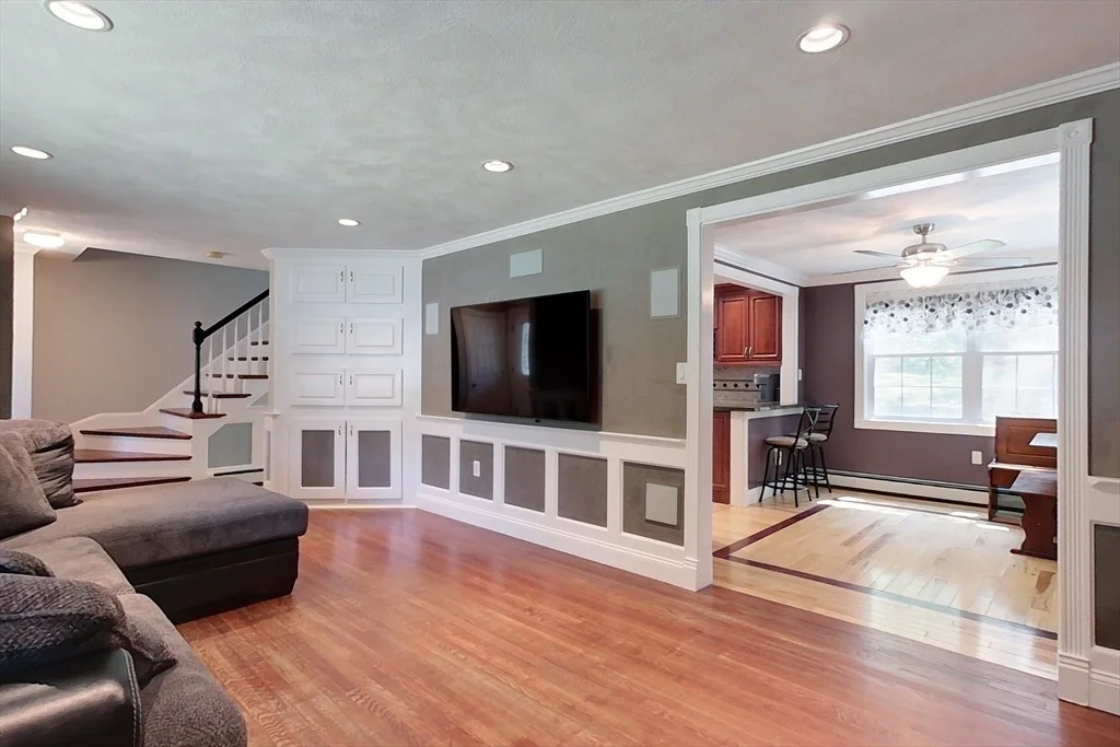 Photo of 21 Hyacinth Dr
