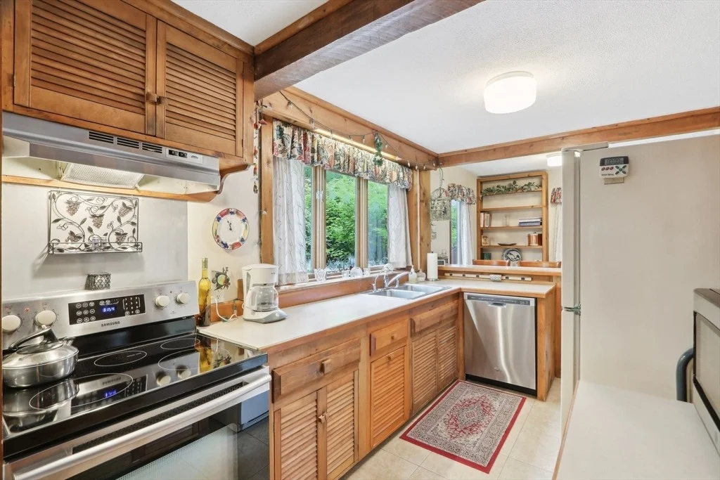 Photo of 56 Pine Point Rd