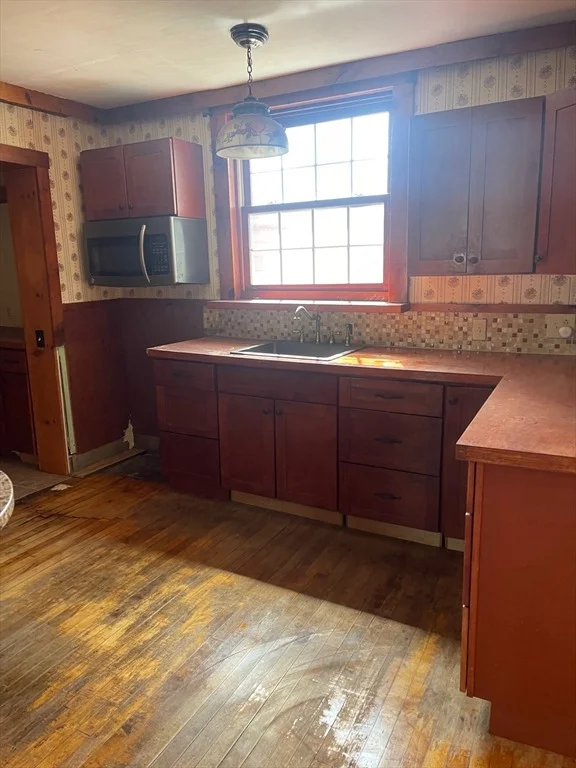 Photo of 662 Main St