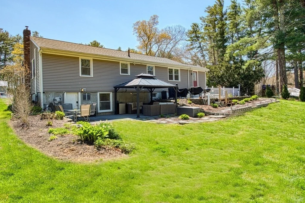 Photo of 35 Pinecrest Dr
