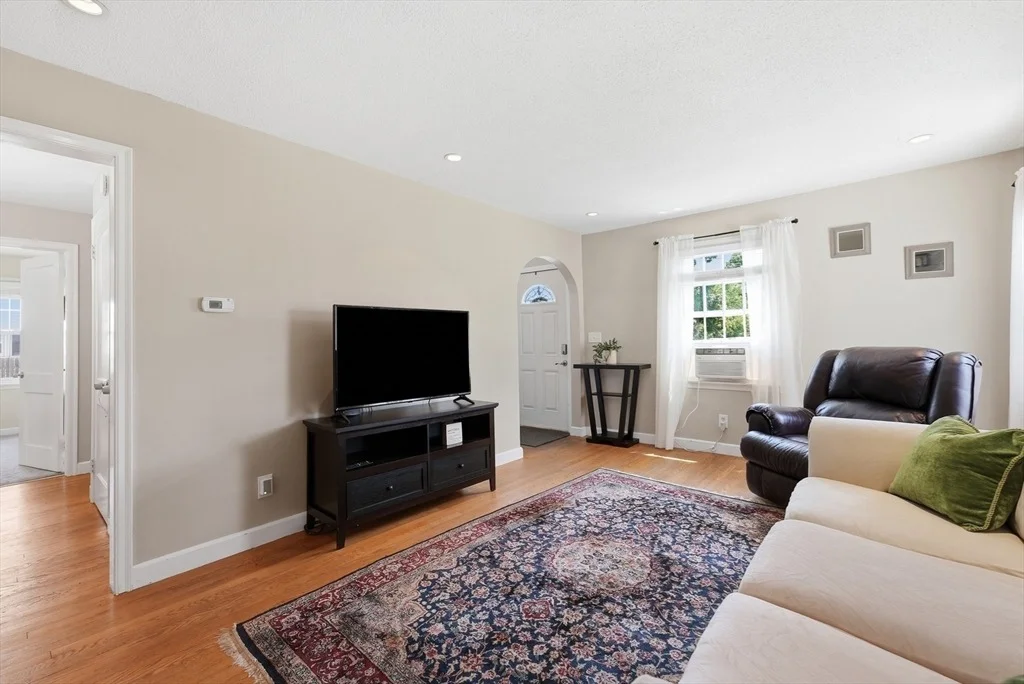 Photo of 83 Lindbergh Blvd
