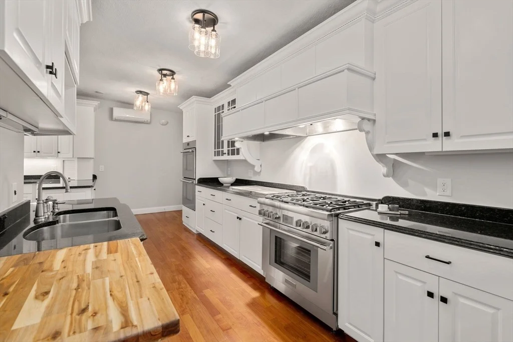 Photo of 85 Schoolmaster Ln