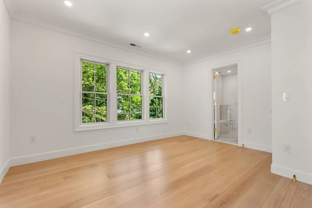 Photo of 18 Naples Rd