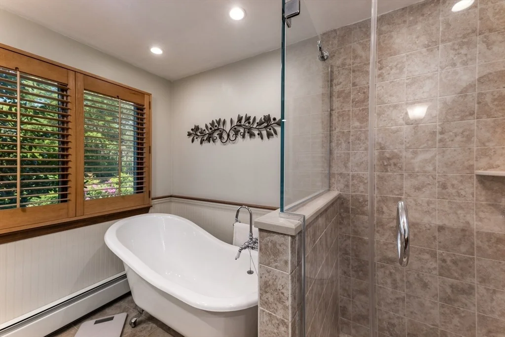 Photo of 11 Polaris Dr