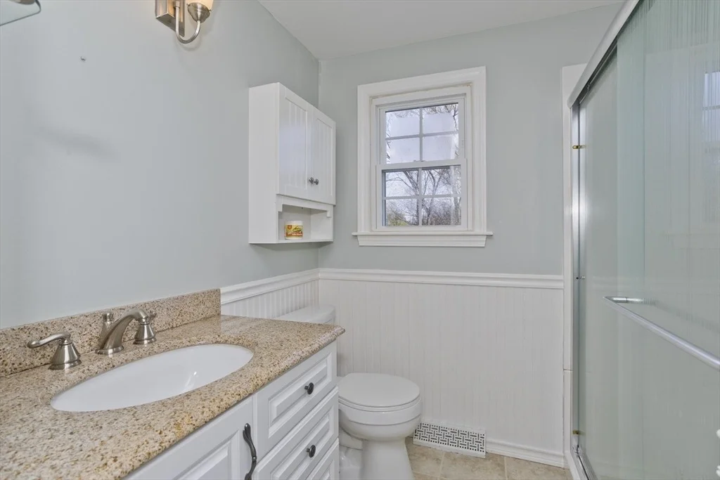Photo of 192 Gardens Dr