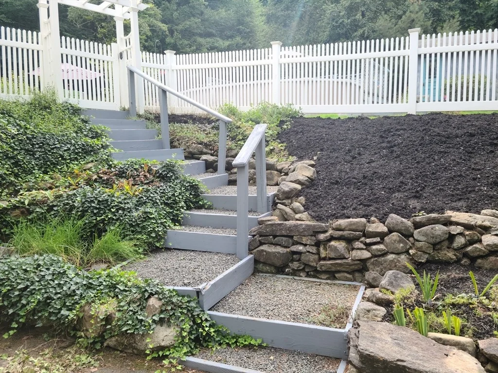 Photo of 170 Bridge St