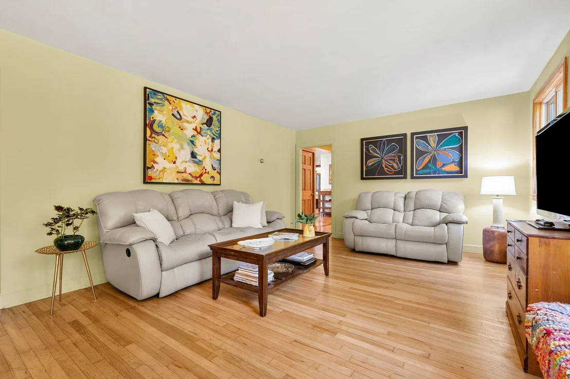 Photo of 64 Lakeside Dr