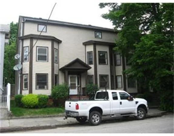Photo of Unit 6 at 528 Cherry Street