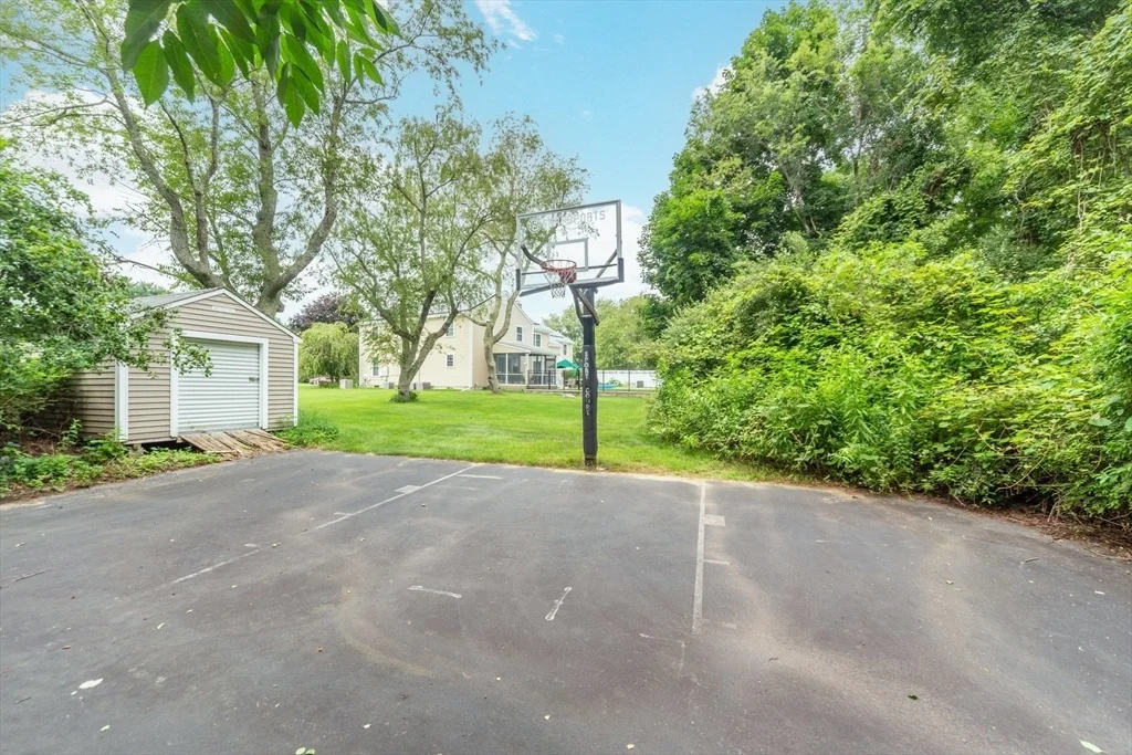 Photo of 40 Tabway Ln