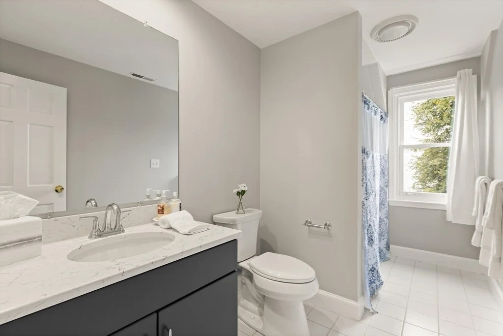 Photo of 323 Robert Rd