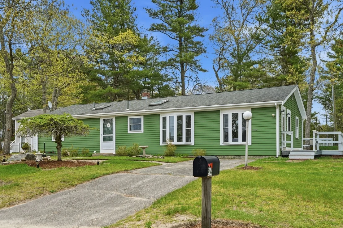 Photo of 94 Edgewater Drive