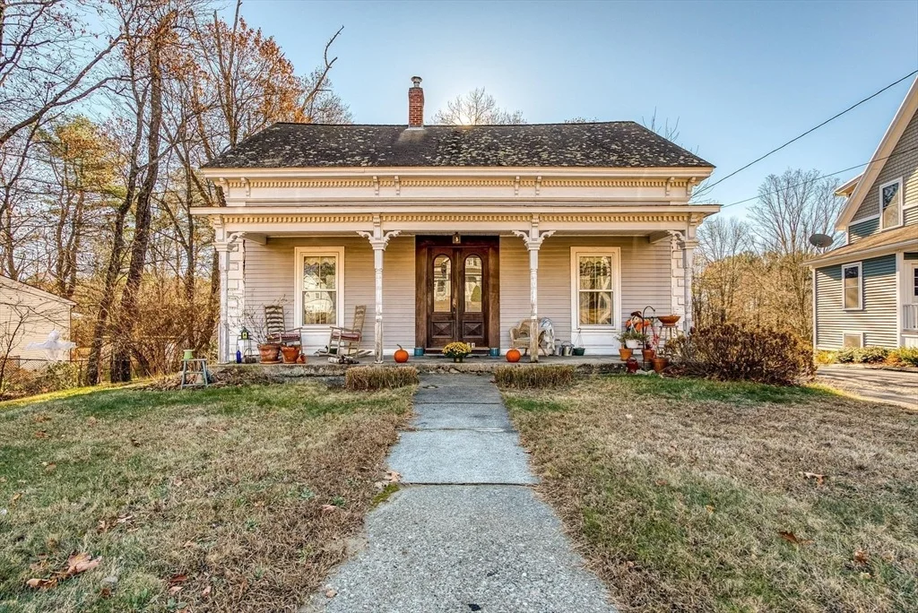 Photo of 74 Main St