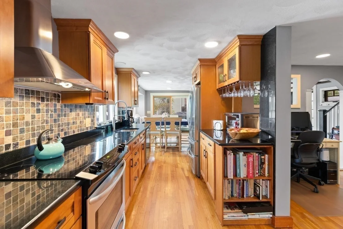 Photo of 35 Lakeside Blvd