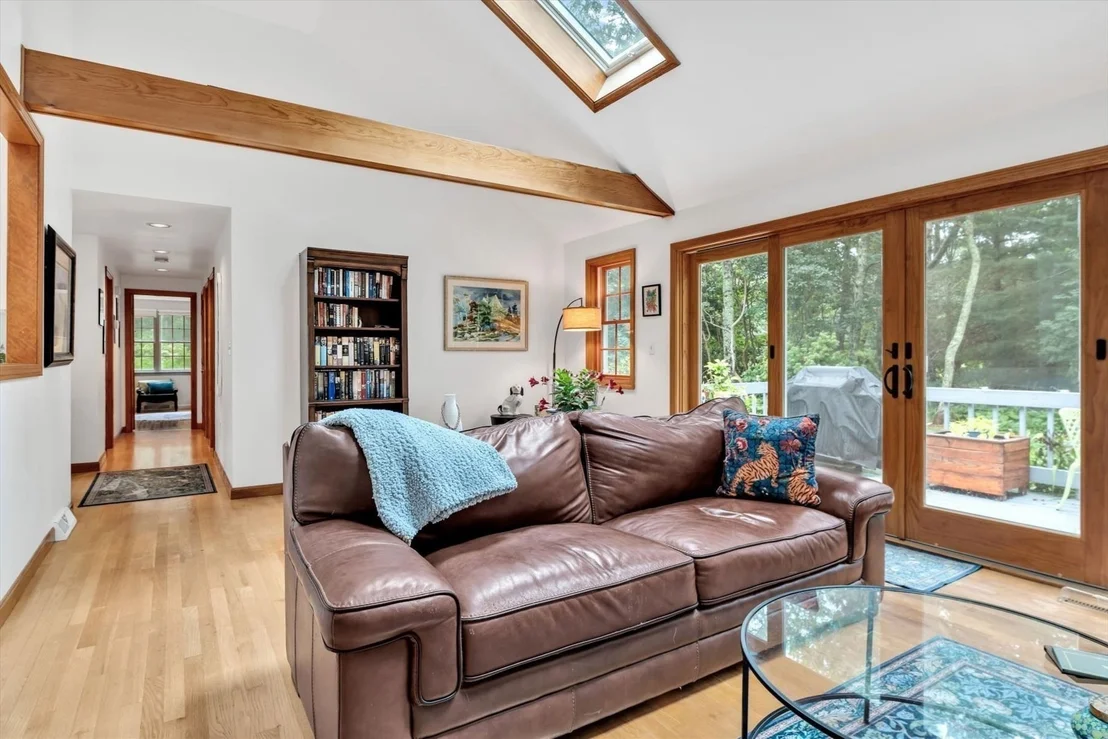 Photo of 8 Golf Link Cir