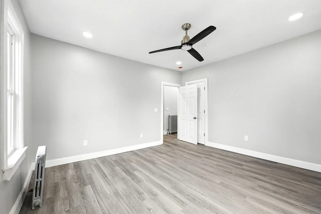 Photo of 163 Thompson St