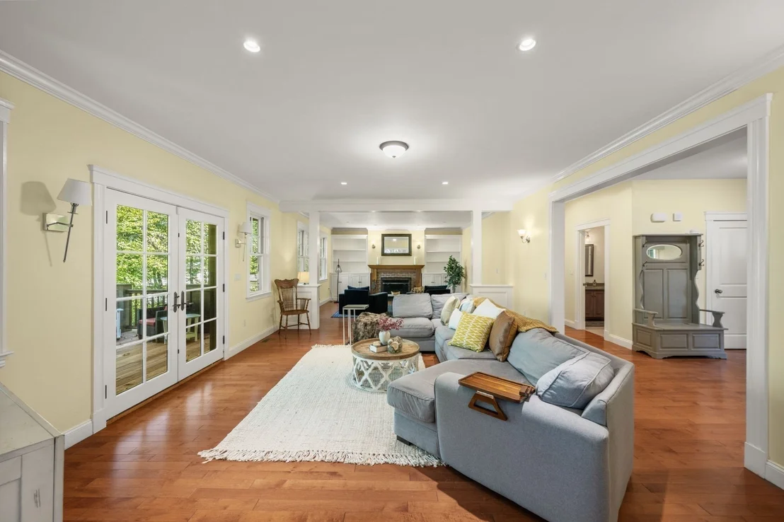 Photo of 250 Meadowbrook Road