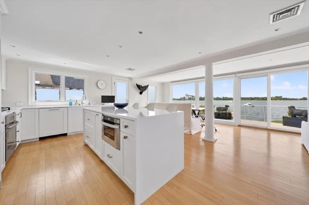 Photo of 9 Beach Road