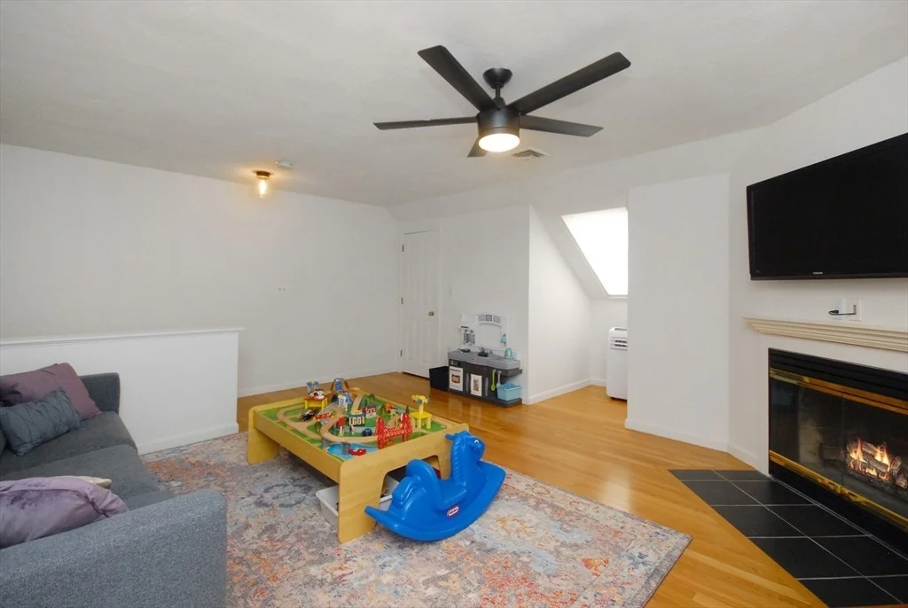 Photo of Unit 4 at 6 Deer Path