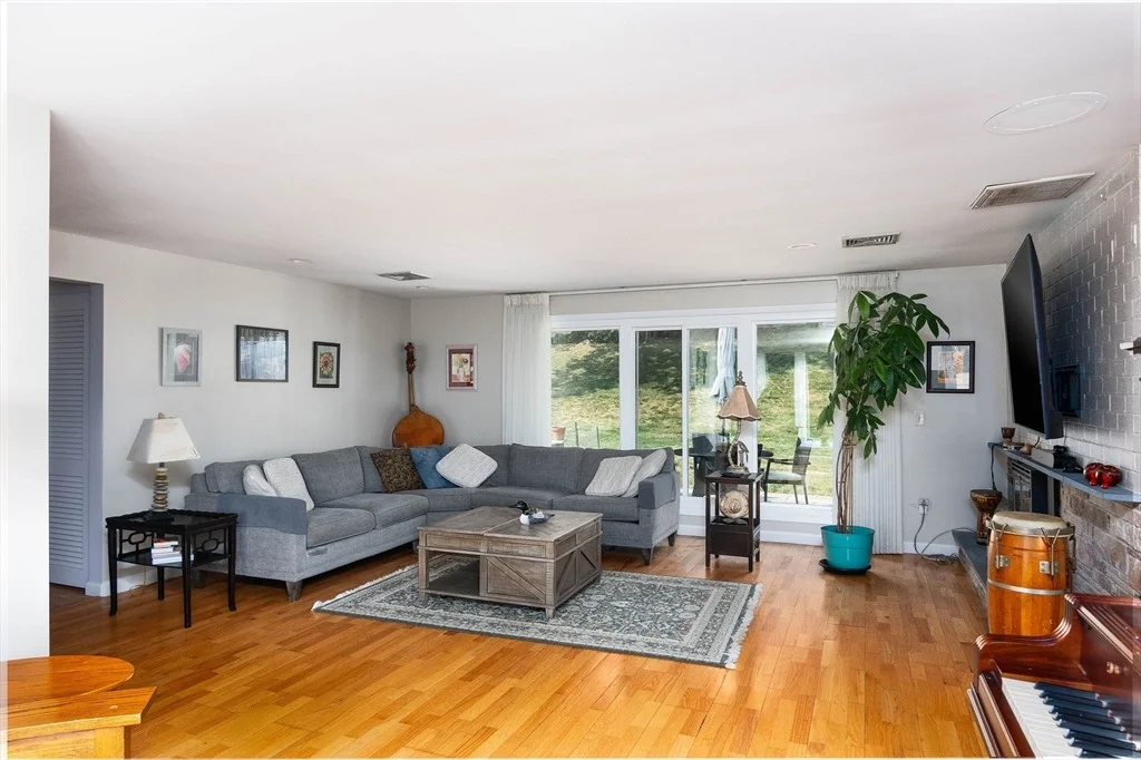 Photo of 49 Barry Rd