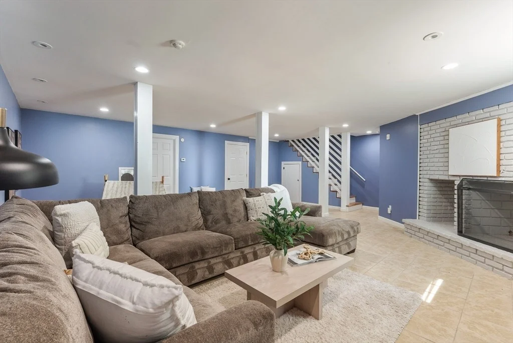 Photo of 4 Lawrence St