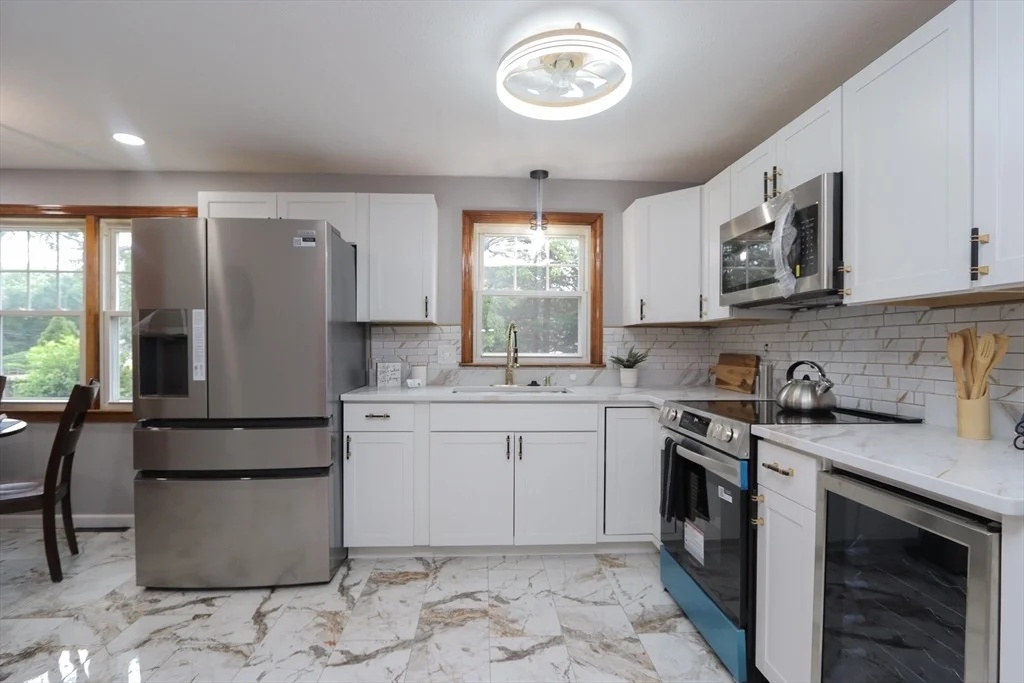 Photo of 127 Gelinas Dr