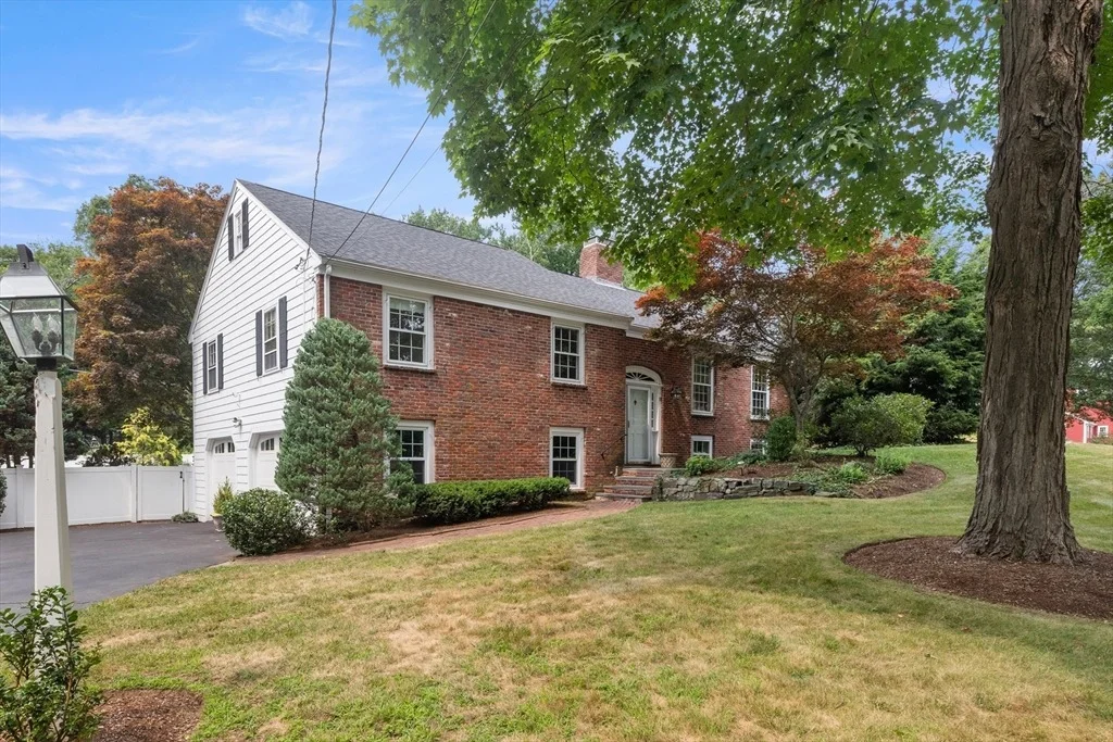 Photo of 10 Parsonage Ln
