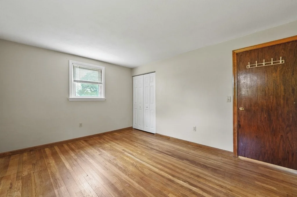 Photo of 11 Huron Dr