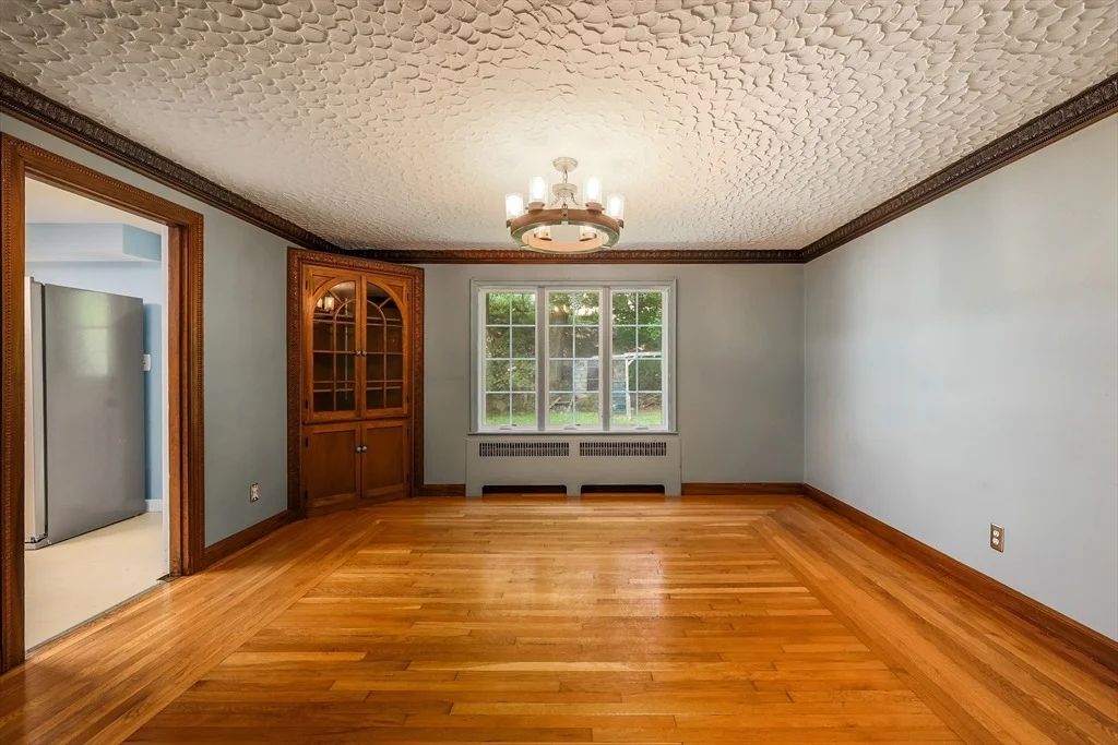 Photo of 6 Old Brook Dr