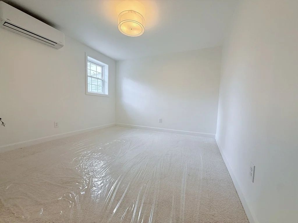 Photo of 43 Buttonwood Road