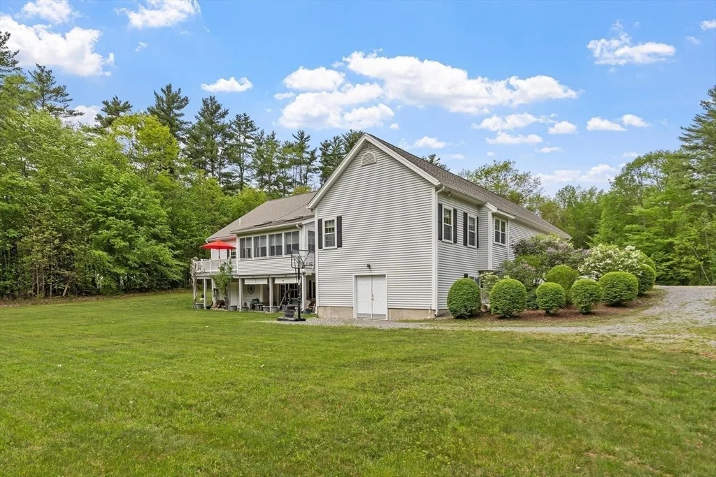 Photo of 175 State Rd