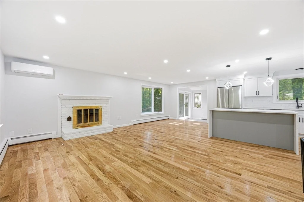 Photo of 7 Hillcrest Dr