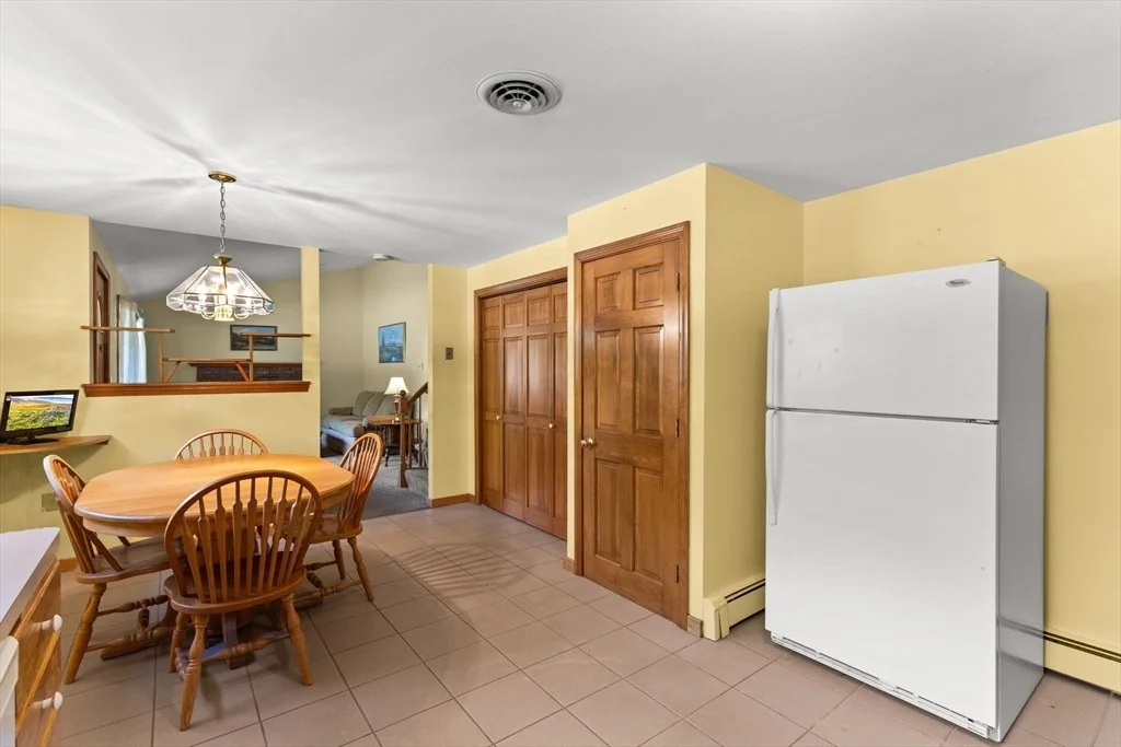 Photo of 28 Windsor Cir